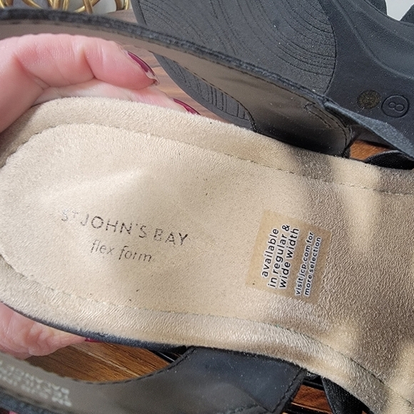 St. John's Bay Black Stretchy Straps Slip On Sandals Size 8 - Picture 15 of 17